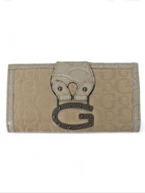 😍3/$25 GUESS Tri-fold Wallet